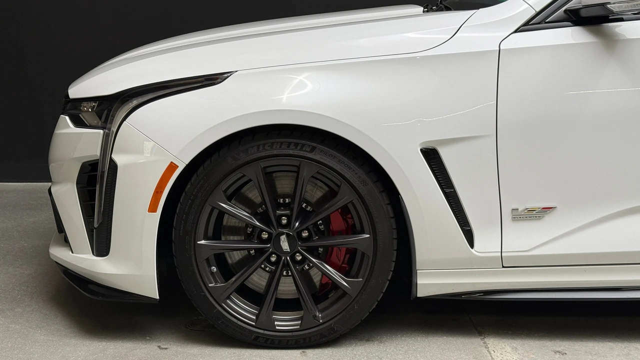 2024 Cadillac CT4-V Blackwing - Image 11 of 23