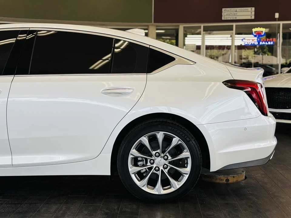 2024 Cadillac CT5 - Image 15 of 31