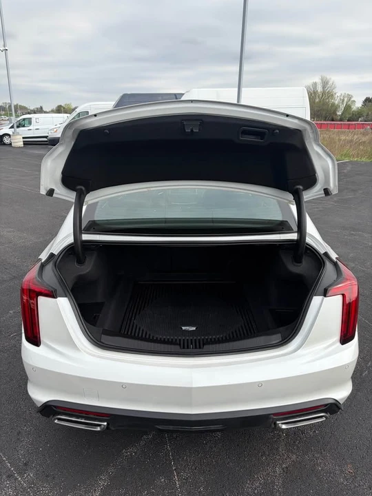 2024 Cadillac CT5 - Image 5 of 9