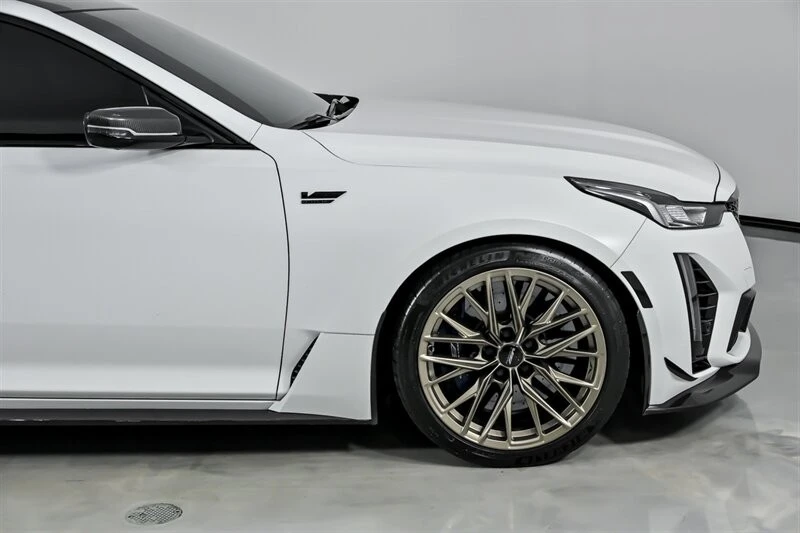 2024 Cadillac CT5-V Blackwing - Image 18 of 21