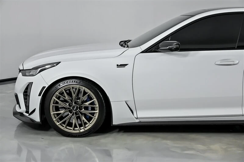 2024 Cadillac CT5-V Blackwing - Image 10 of 21