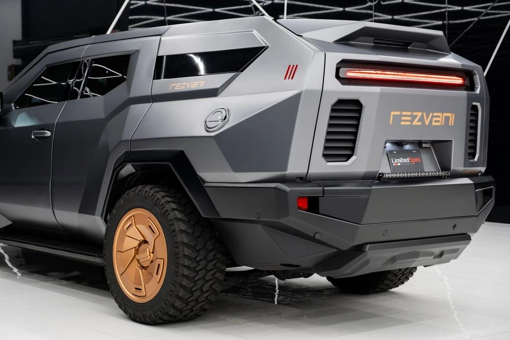 2024 Cadillac Escalade 5th Gen - Image 16 of 21