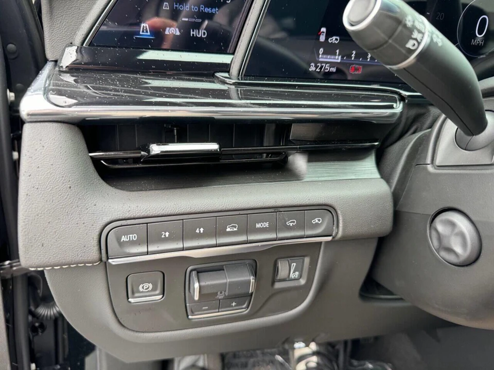 2024 Cadillac Escalade 5th Gen - Image 13 of 16