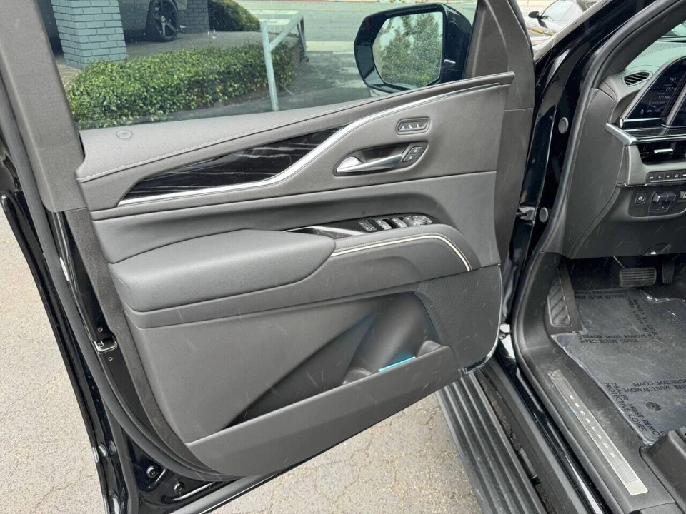 2024 Cadillac Escalade 5th Gen - Image 10 of 16