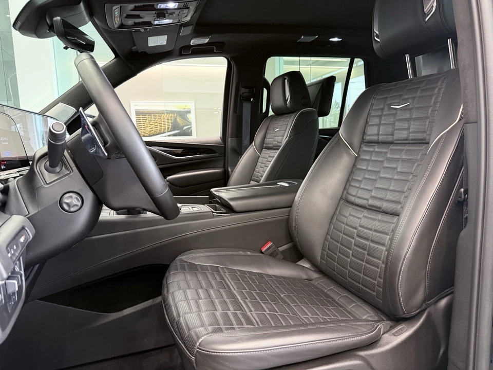 2024 Cadillac Escalade 5th Gen - Image 14 of 21