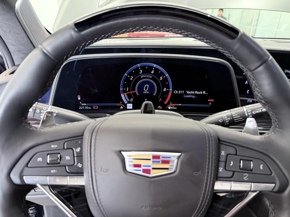 2024 Cadillac Escalade 5th Gen - Image 16 of 21