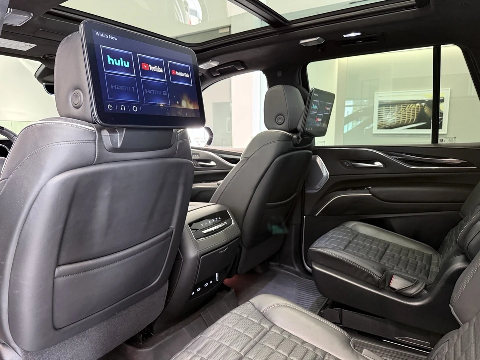 2024 Cadillac Escalade 5th Gen - Image 19 of 21