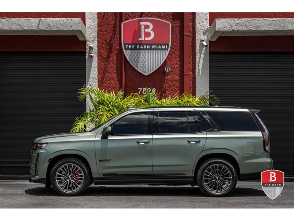 2024 Cadillac Escalade 5th Gen - Image 22 of 31