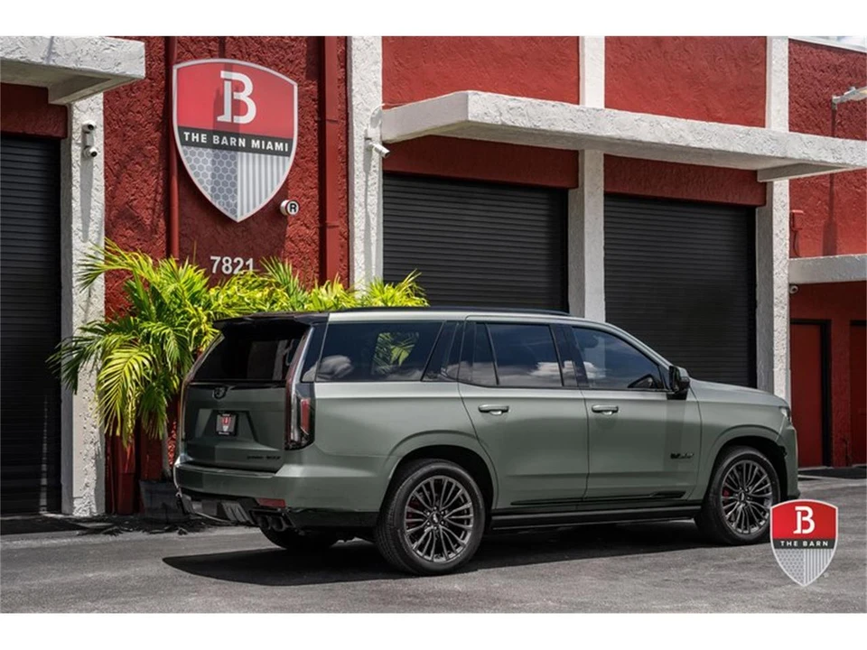 2024 Cadillac Escalade 5th Gen - Image 18 of 31