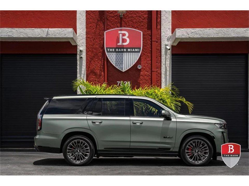 2024 Cadillac Escalade 5th Gen - Image 23 of 31