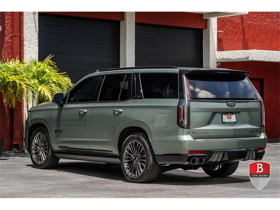2024 Cadillac Escalade 5th Gen - Image 14 of 31