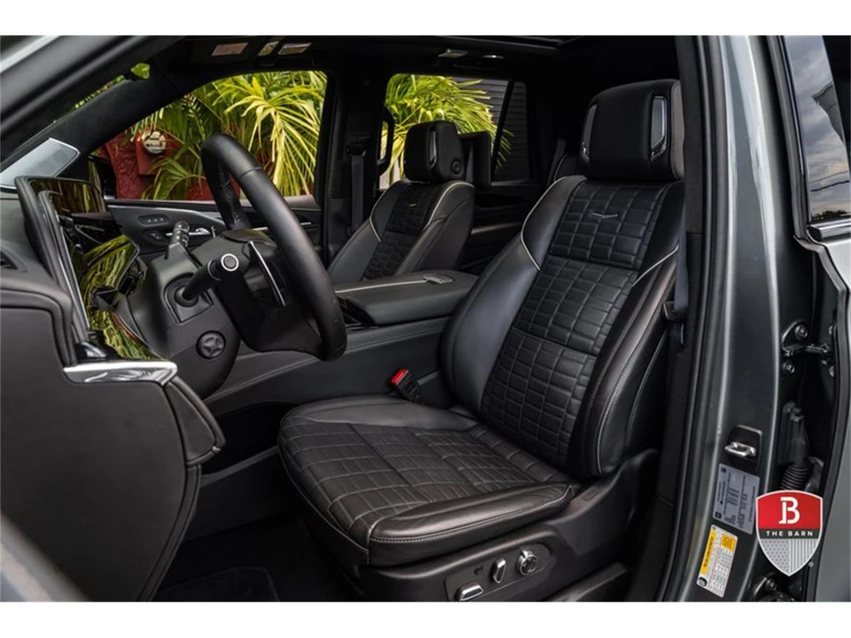 2024 Cadillac Escalade 5th Gen - Image 29 of 31