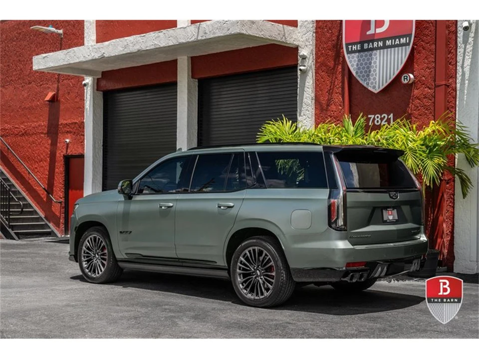 2024 Cadillac Escalade 5th Gen - Image 15 of 31