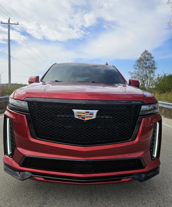 2024 Cadillac Escalade 5th Gen - Image 10 of 21