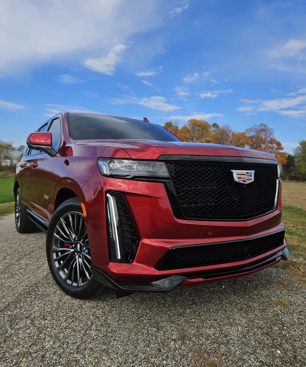 2024 Cadillac Escalade 5th Gen - Image 15 of 21