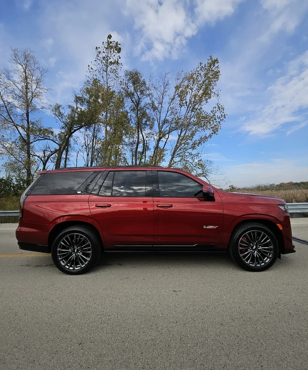 2024 Cadillac Escalade 5th Gen - Image 11 of 21