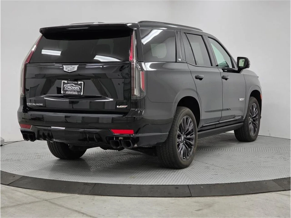 2024 Cadillac Escalade 5th Gen - Image 9 of 31