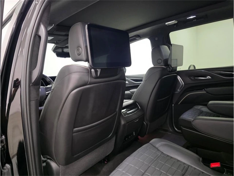2024 Cadillac Escalade 5th Gen - Image 20 of 31