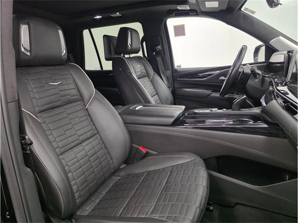 2024 Cadillac Escalade 5th Gen - Image 13 of 31