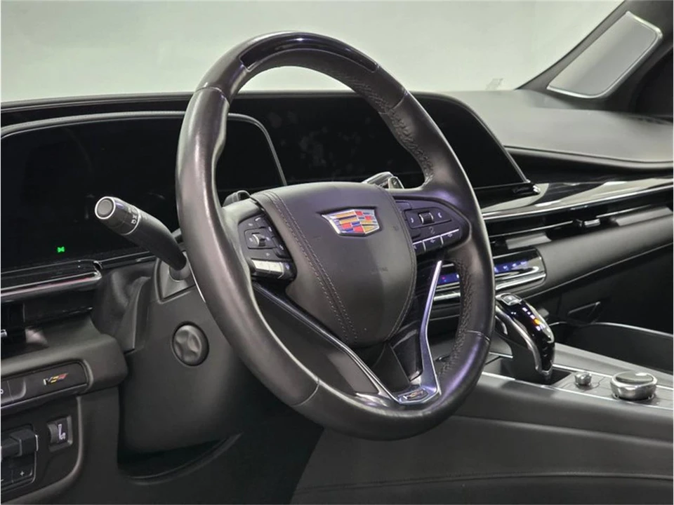 2024 Cadillac Escalade 5th Gen - Image 23 of 31