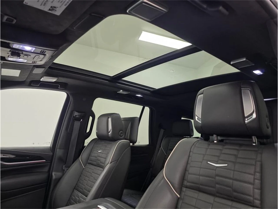 2024 Cadillac Escalade 5th Gen - Image 26 of 31