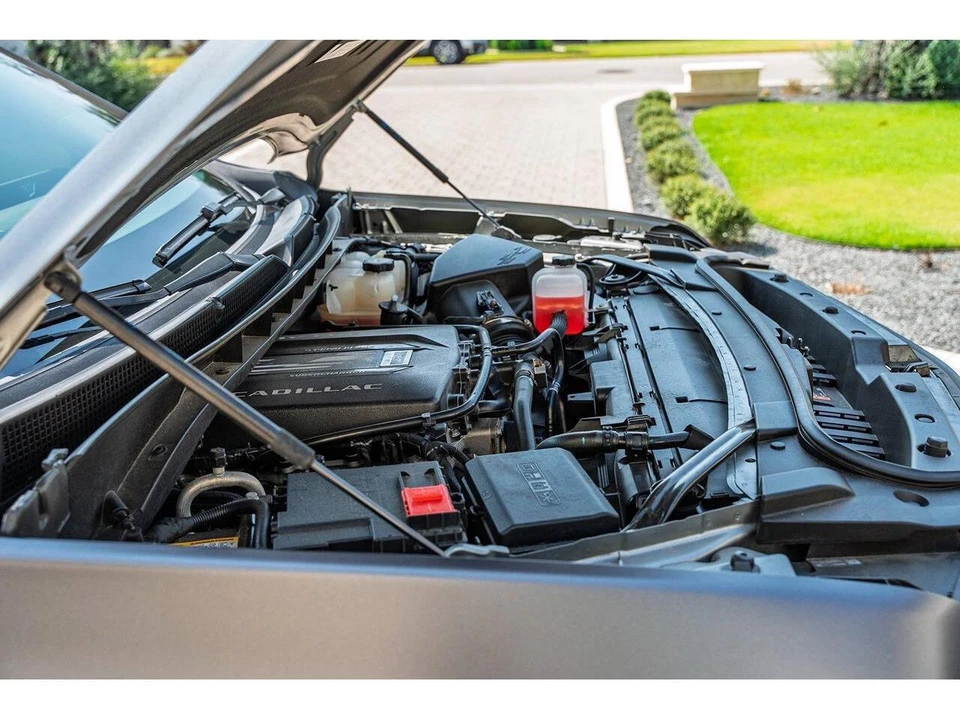 2024 Cadillac Escalade 5th Gen - Image 26 of 31