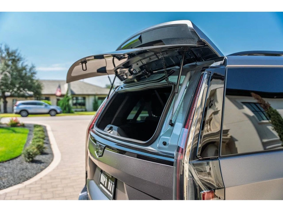 2024 Cadillac Escalade 5th Gen - Image 20 of 31