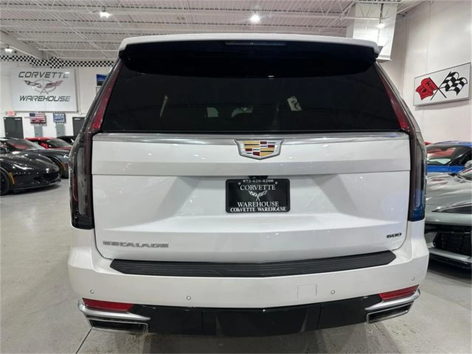 2024 Cadillac Escalade 5th Gen - Image 8 of 10