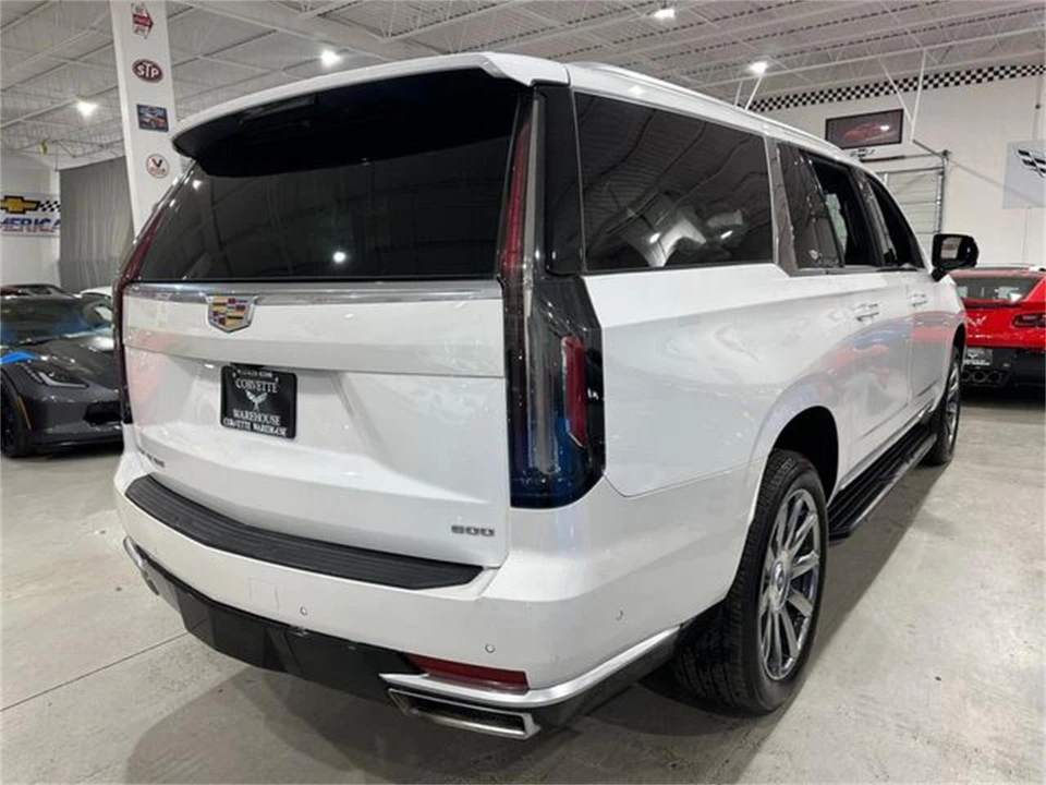 2024 Cadillac Escalade 5th Gen - Image 6 of 10