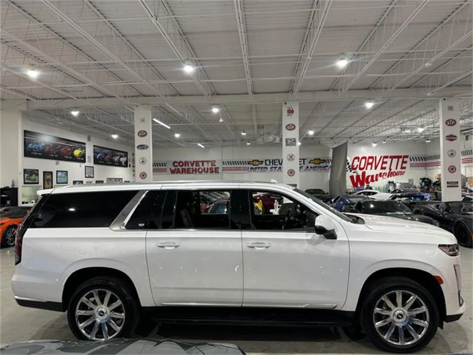 2024 Cadillac Escalade 5th Gen - Image 5 of 10