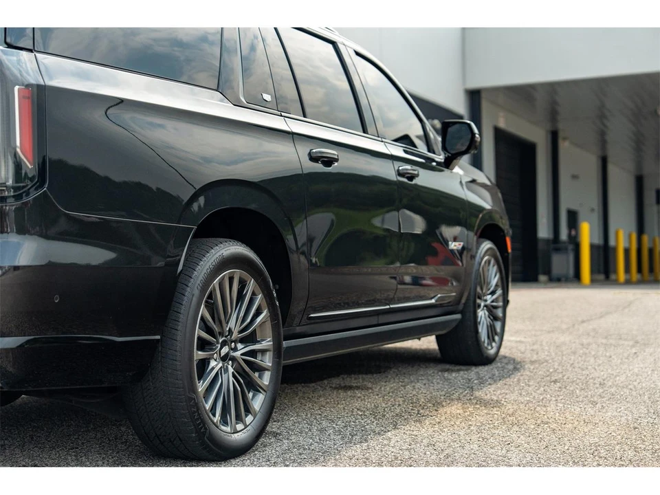 2024 Cadillac Escalade 5th Gen - Image 31 of 31