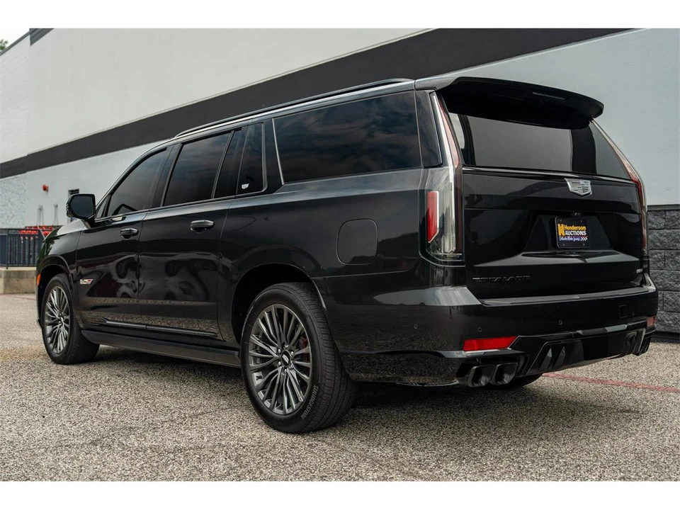 2024 Cadillac Escalade 5th Gen - Image 7 of 31
