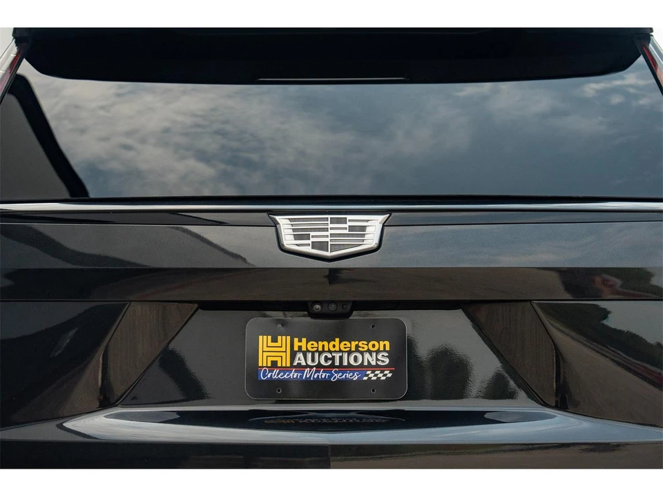 2024 Cadillac Escalade 5th Gen - Image 17 of 31