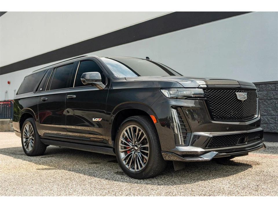 2024 Cadillac Escalade 5th Gen - Image 3 of 31