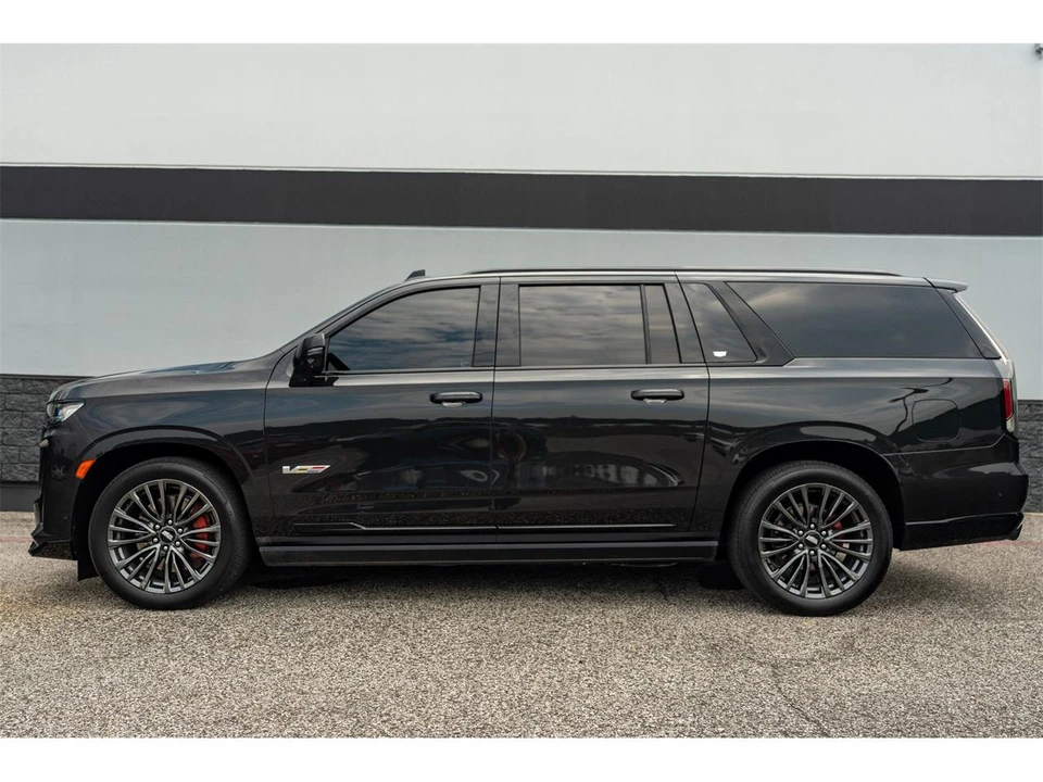 2024 Cadillac Escalade 5th Gen - Image 8 of 31