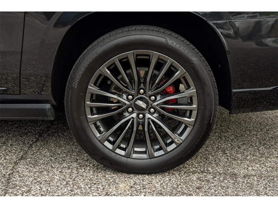 2024 Cadillac Escalade 5th Gen - Image 29 of 31