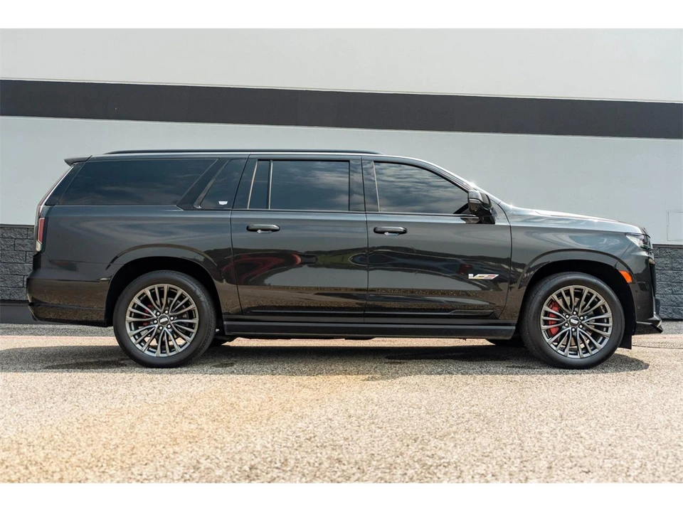 2024 Cadillac Escalade 5th Gen - Image 4 of 31