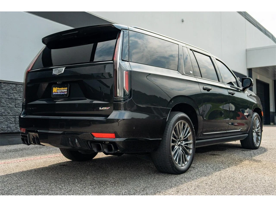 2024 Cadillac Escalade 5th Gen - Image 5 of 31