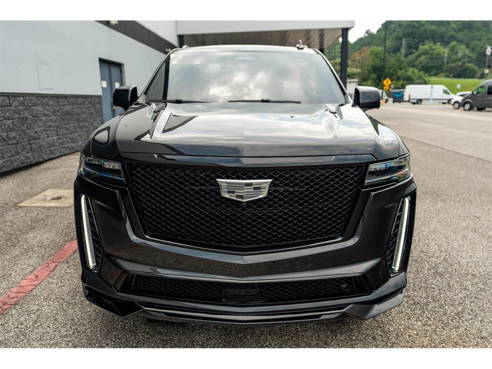 2024 Cadillac Escalade 5th Gen - Image 10 of 31