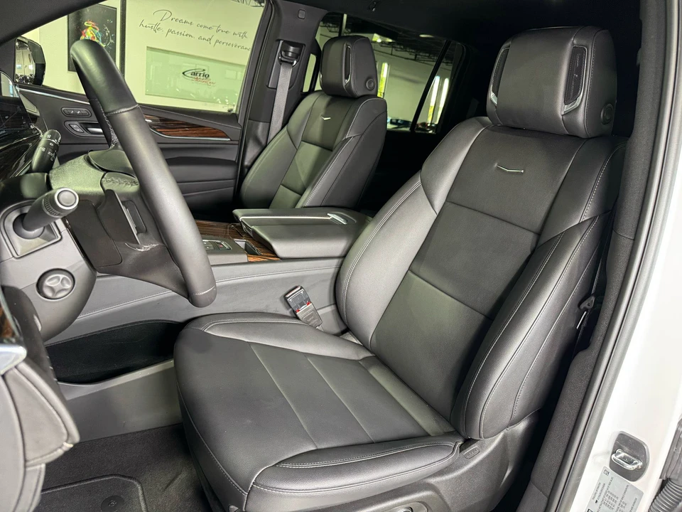 2024 Cadillac Escalade 5th Gen - Image 10 of 12