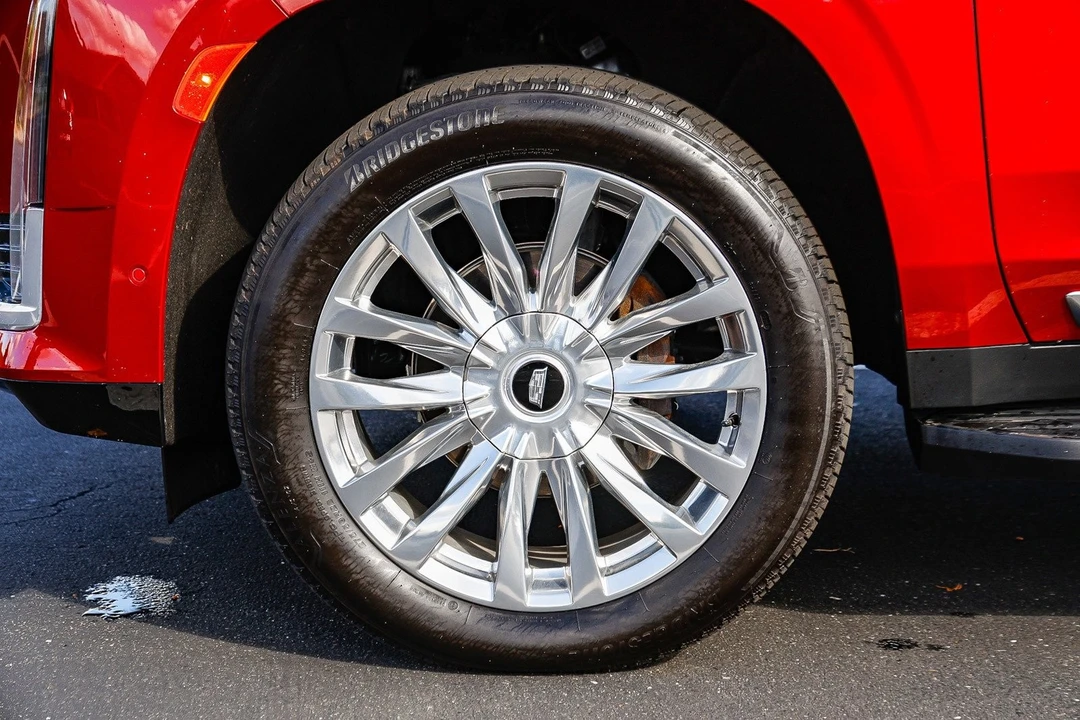 2024 Cadillac Escalade 5th Gen - Image 9 of 12