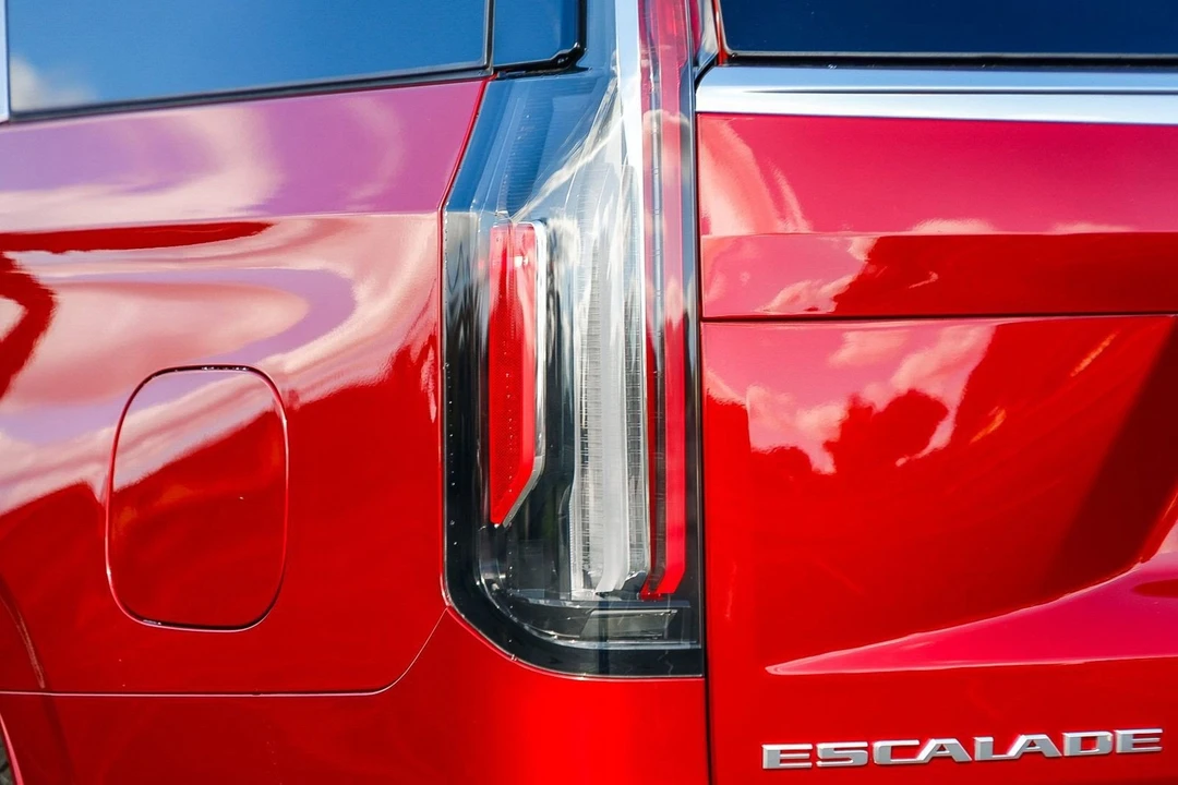 2024 Cadillac Escalade 5th Gen - Image 8 of 12