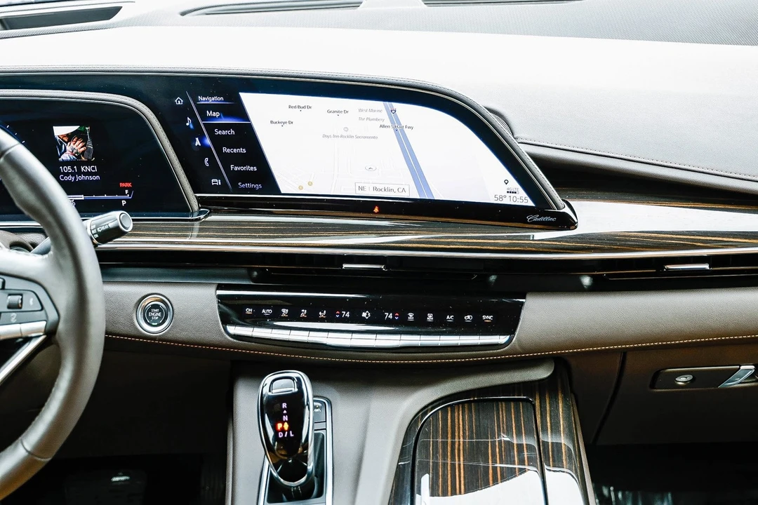 2024 Cadillac Escalade 5th Gen - Image 11 of 12