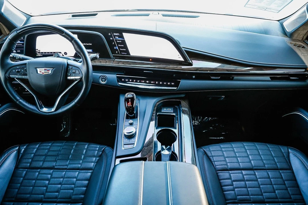 2024 Cadillac Escalade 5th Gen - Image 10 of 12