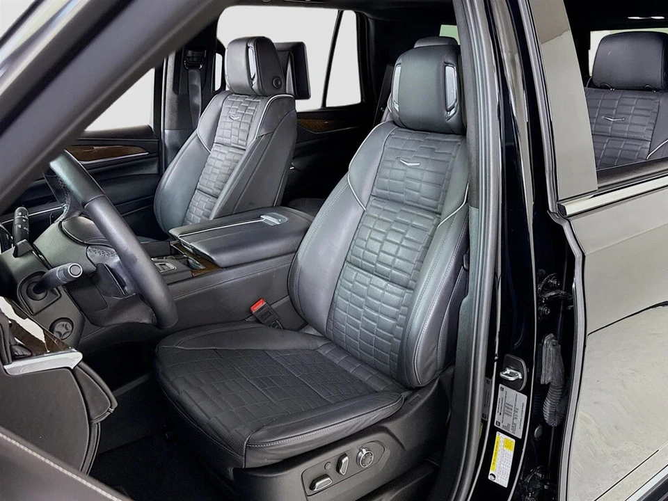 2024 Cadillac Escalade 5th Gen - Image 11 of 12