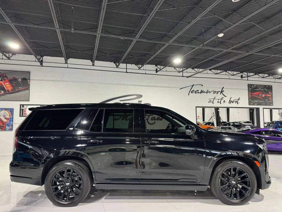 2024 Cadillac Escalade 5th Gen - Image 8 of 12