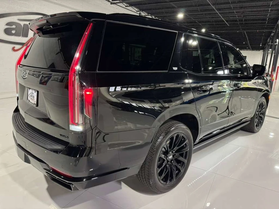 2024 Cadillac Escalade 5th Gen - Image 7 of 12