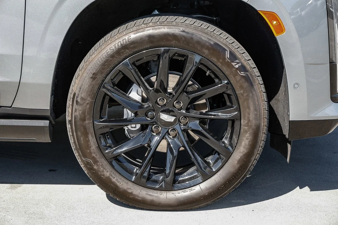 2024 Cadillac Escalade 5th Gen - Image 9 of 21