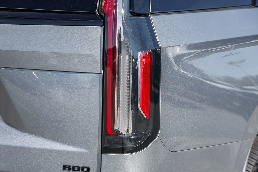 2024 Cadillac Escalade 5th Gen - Image 8 of 21