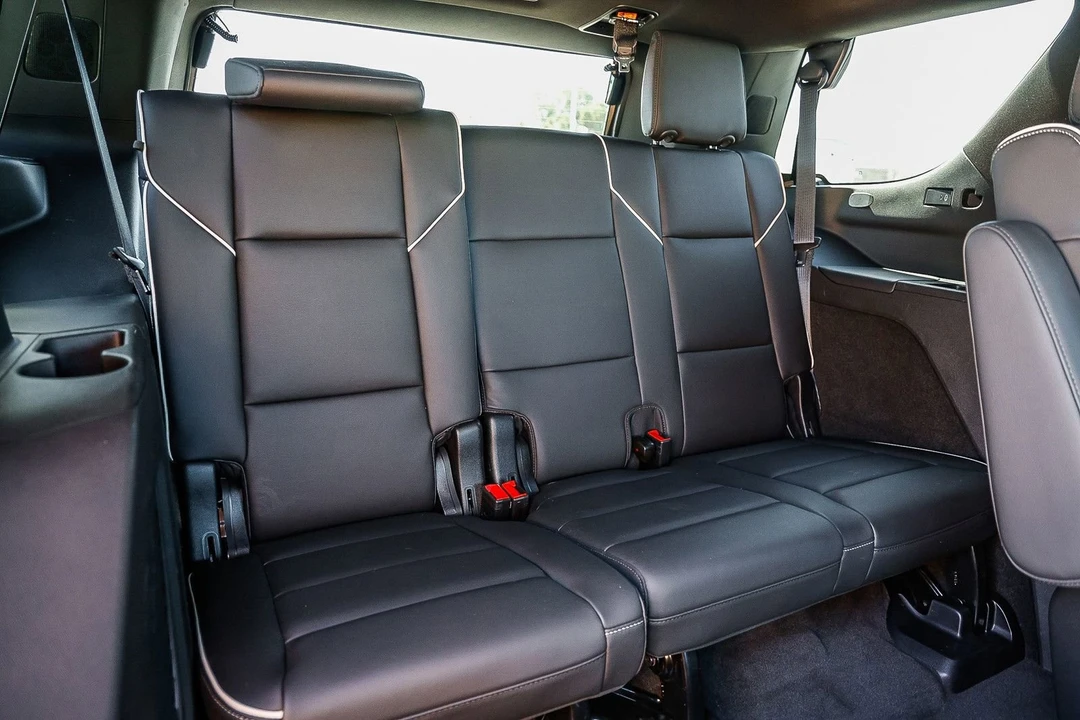 2024 Cadillac Escalade 5th Gen - Image 19 of 21